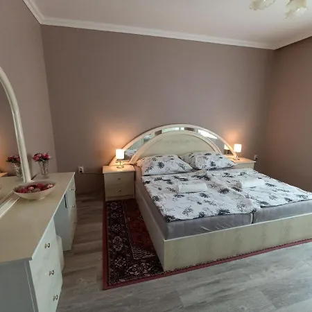 Anna Vendeghaz * Balatonfenyves